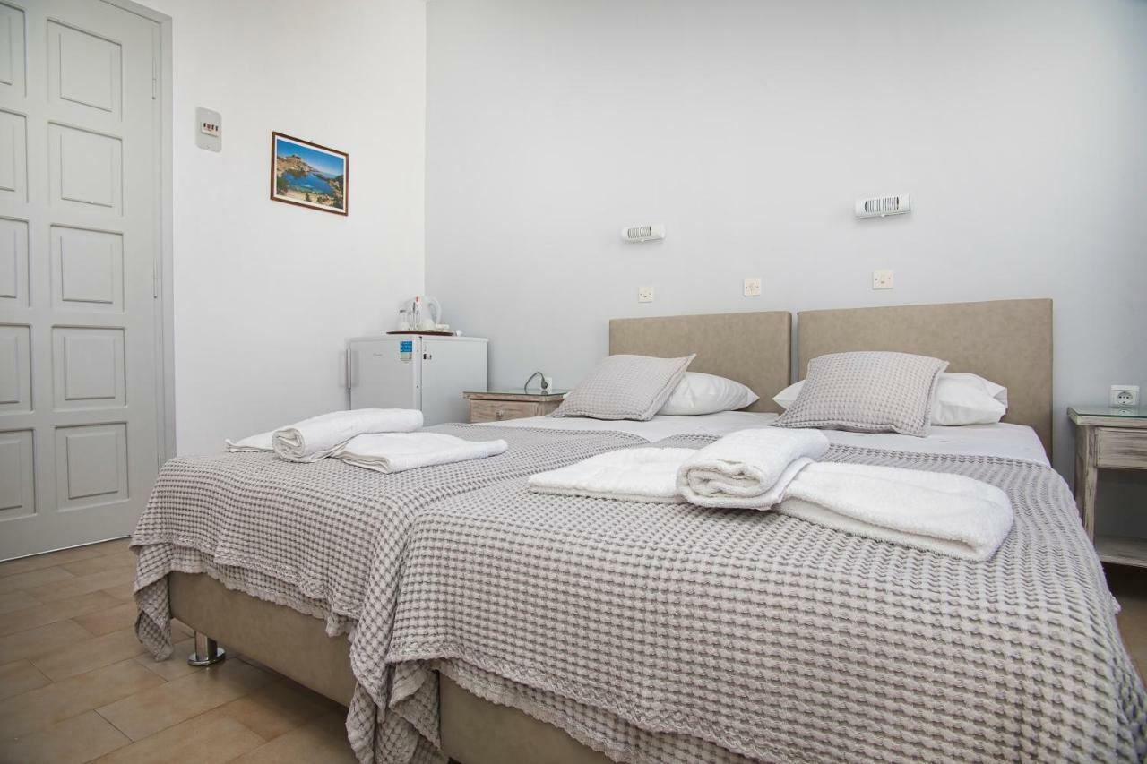 Lalos Rooms Parikia  Exterior photo
